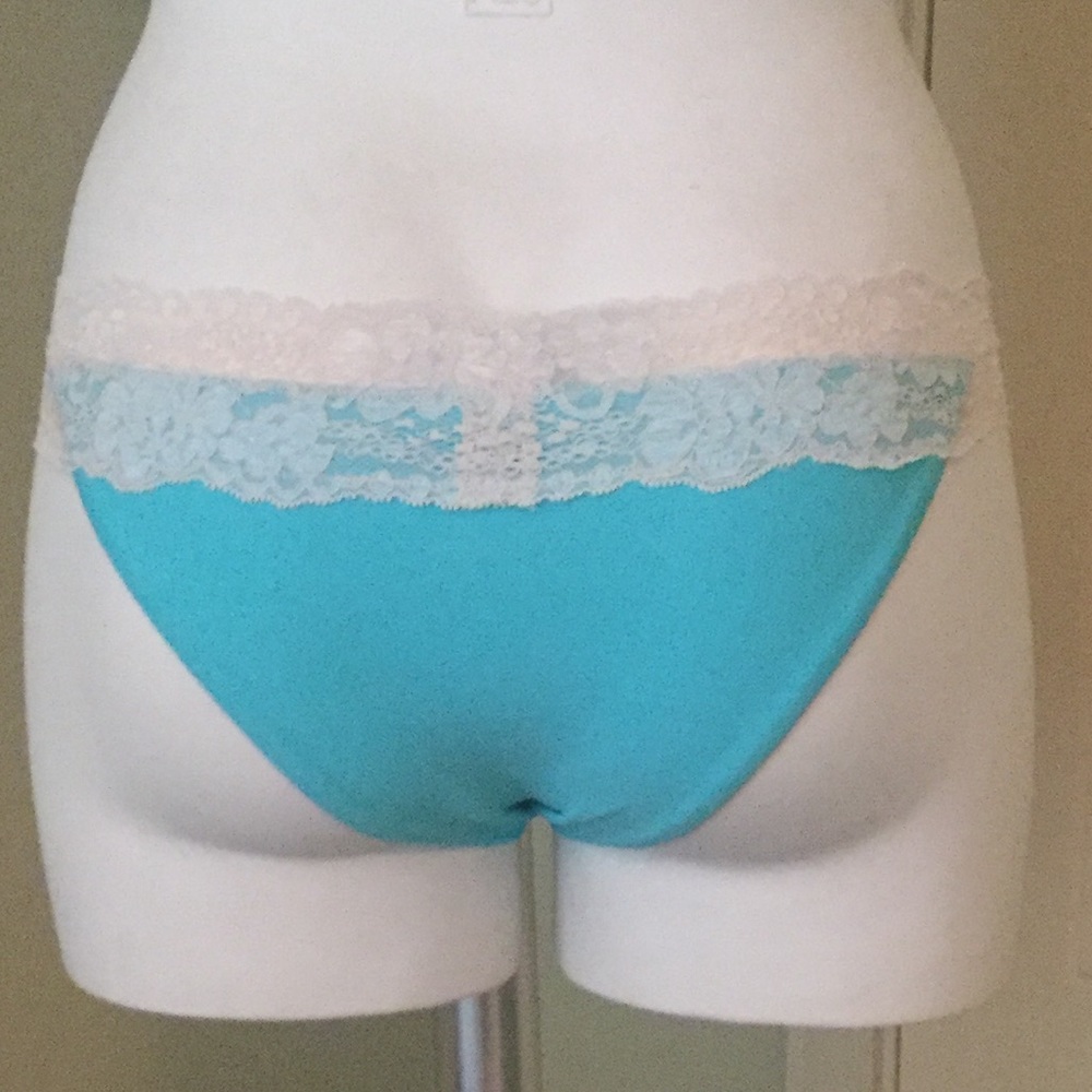 Like New Beach Bunny BOTTOMS ONLY - Picture 4 of 4